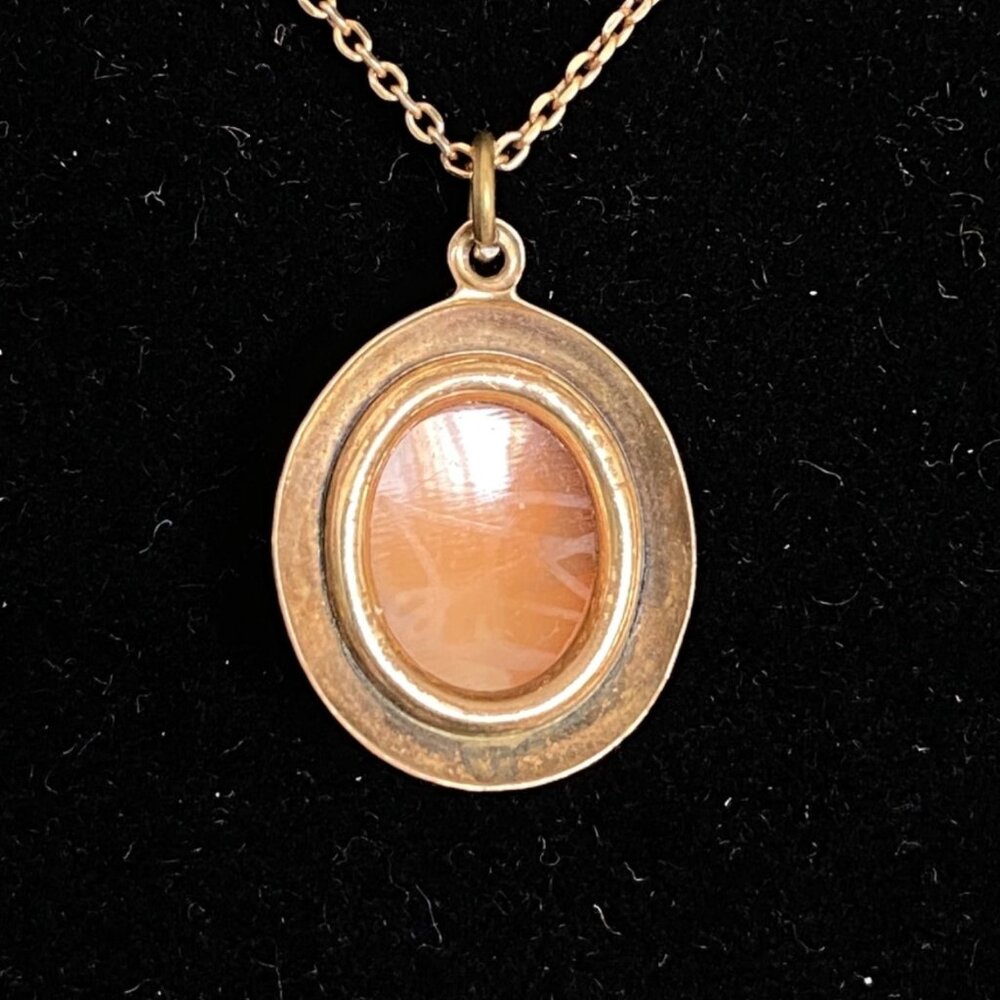 Antique Shell Cameo Rolled Yellow Gold Pendant 18in Gold Plated Sterling Chain - Picture 2 of 8